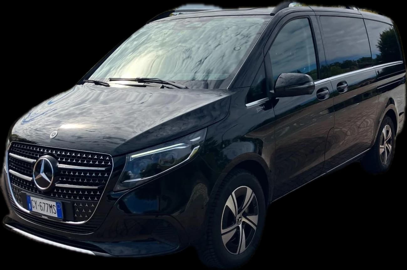 Mercedes Classe V nera della flotta GardaTaxi
